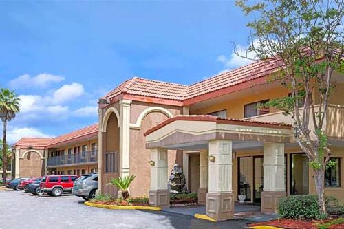 Doctors Inlet Hotel | Economy Inn Jax-OP