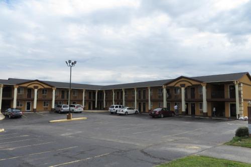 Joplin Hotel | Economy Inn & Suites Joplin