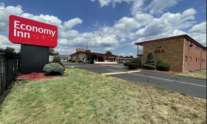 East Hartford Hotel | Economy Inn