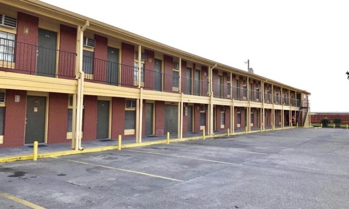 Bayou Cane Hotel | Economy Inn