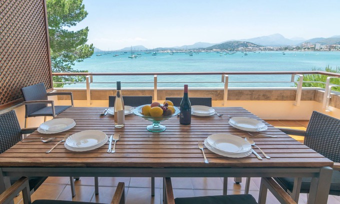 Puerto de Pollensa House | ED. BELLVEURE 2º A - Beautiful apartment on the seafront. Free WiFi.
