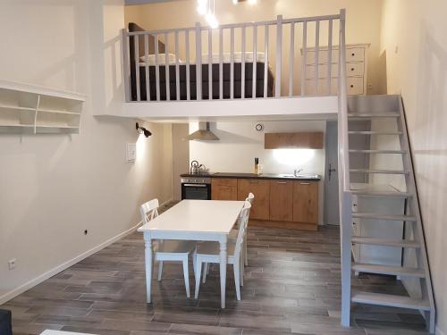Saint-Guilhem-le-Desert Apartment | Edelweiss