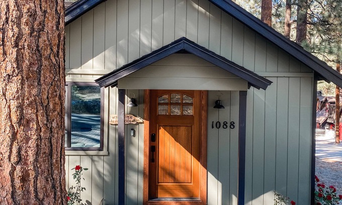 Wrightwood Cabin | Edelweiss Haus Wrightwood! AC, Sauna, Firepit, BBQ, EV Charging