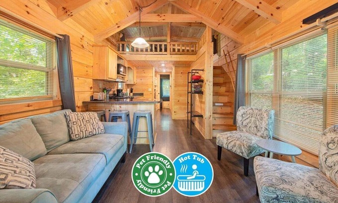 Lookout Valley Neighborhood Association Apartment | Eden Cabin | Forested Tiny Home on Lookout Mtn.