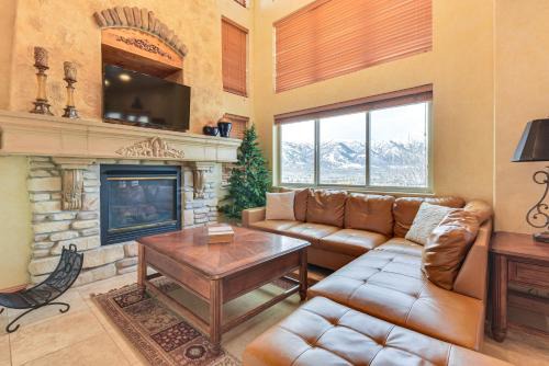 Wolf Creek House | Eden Townhome with Mtn View and Shuttle to Powder Mtn!