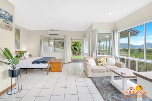 Edge Hill House | Edge Hill - spectacular views of the city and sea