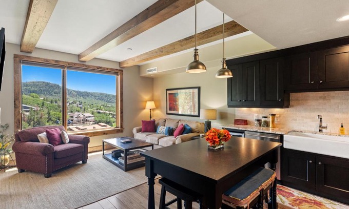 Steamboat Springs Apartment | Edgemont 2504 - Luxury Ski-in Ski-out Condo