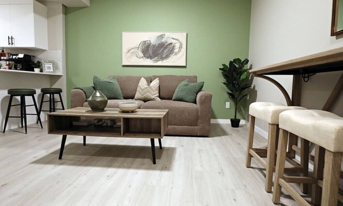West Edmonton Condo | Edgemont Retreat Suite|Long Stays|WEM|Disney+