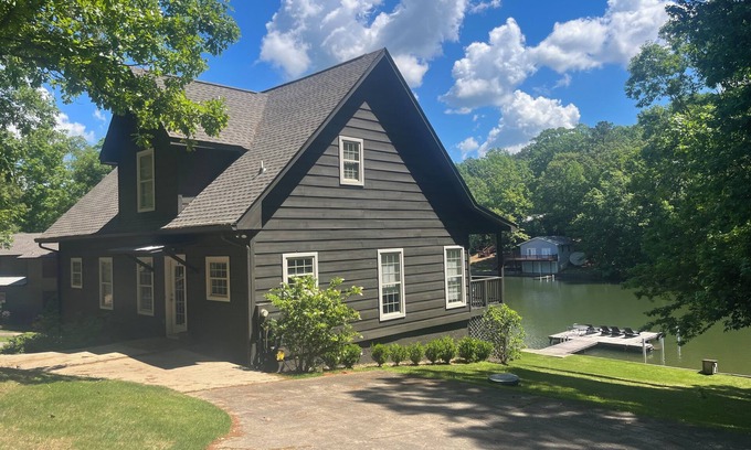 Dadeville House | Edgewater Escape | 3 Bed, 2 Bath