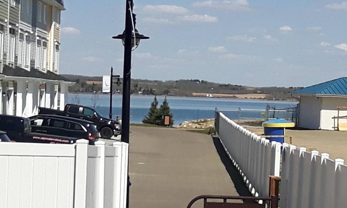 Sylvan Lake Hotel | Edgewater Inn