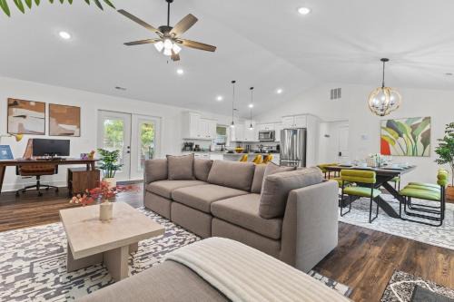 Jeffersonville - Clarksville House | Edgewood - Work Friendly & Near Downtown