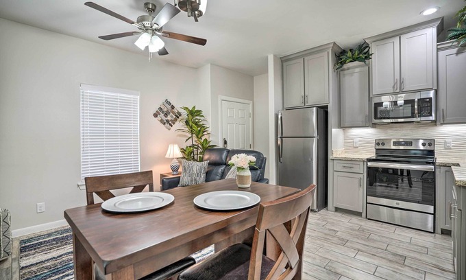 Edinburg Apartment | Edinburg Apartment: Close to Dtwn Shopping!