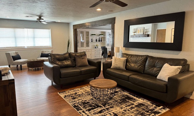 Edmond House | Edmond 4 bedroom, 2.5 bathroom open and peaceful ranch house.