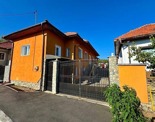 Bumbesti-Jiu House | Eduard House