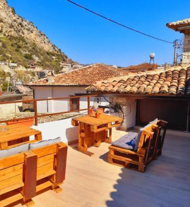 Berat Hostel | Edward Lear
