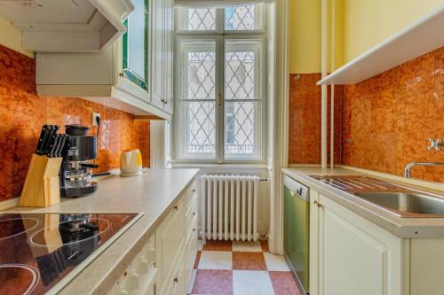 Terezvaros Apartment | EFAD LUX Apartments 1 Amazing for groups