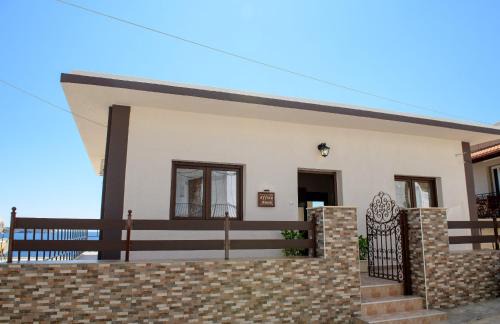 Mirties House | Effies House