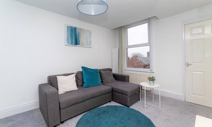South Shields Apartment | Eglesfield Corporate Apartment - 3 Bed 1 Bath Stay