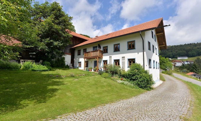 Zenting House | Ehemaliges Bauernhaus mit Liegewiese