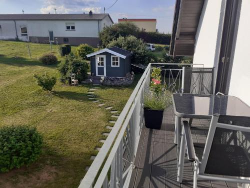 Kalenborn-Scheuern Apartment | EIFELSTERN-Schöne Ferienwohnung mit Balkon