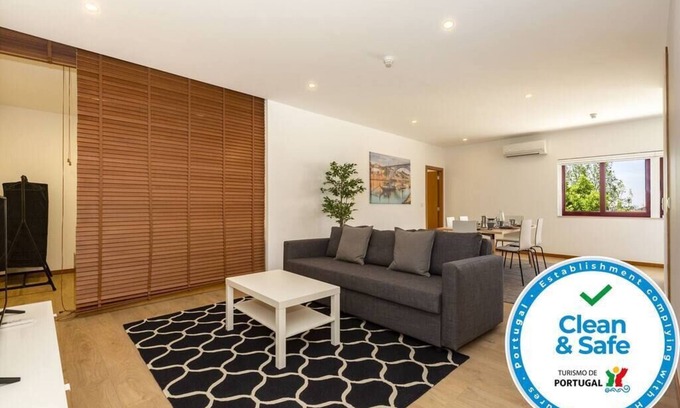 Cedofeita Apartment | EIFFEL PORTO - Charming Apartment close to Boavista