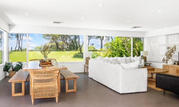 Mollymook Beach House | Eight Mitchell