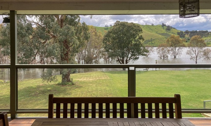 Bonnie Doon House | Eildon Views - Lake Front in Bonnie Doon
