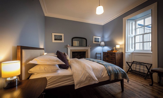 Breakish Cottage | Eilean Sionnach Lighthouse Cottage