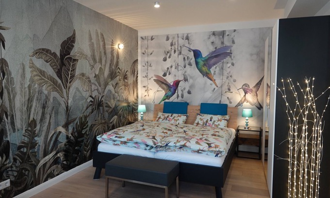 Coburg Apartment | Eine Zentral Gelegene Suite im Erdgeschoss mit Einem Außergewöhnlichen Ambiente