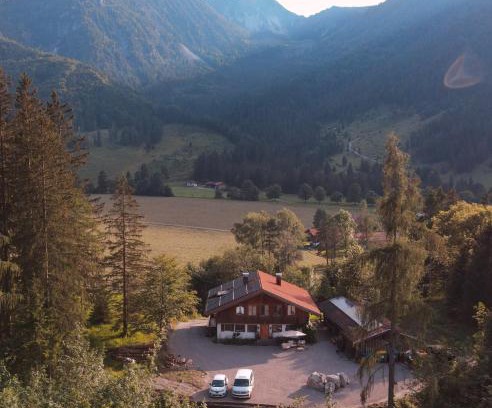 Bayrischzell Apartment | Einzigartiges Berg-Chalet in Alleinlage bis zu 21 Personen