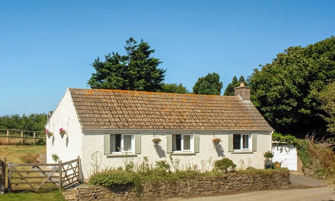 Nolton Cottage | Eira's Cottage-QC1223