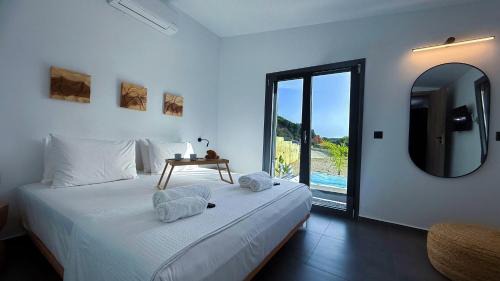 Platanias Apartment | Ek Ornelakis, Luxury Country House with Jacuzzi