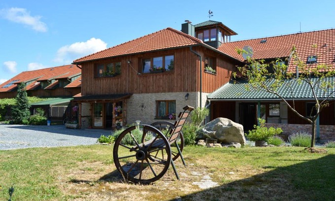 Lhenice House | Ekofarma Horní Chrášťany