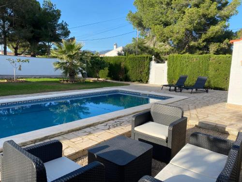 Les Tres Cales Bed & Breakfast | El Barco