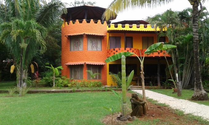 Junquillal Hotel | El Castillo Divertido