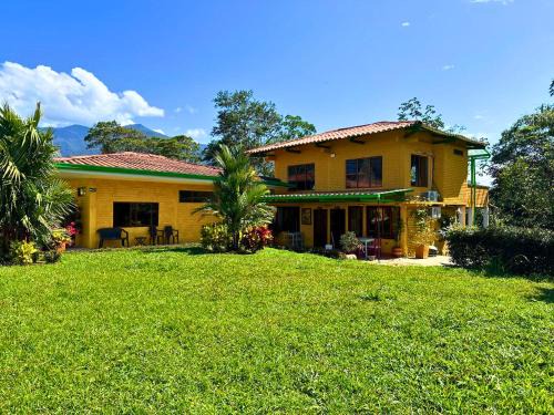 Mocoa House | El Ensueño Ecohostal & Glamping