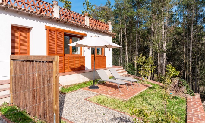 Can Ginebre Apartment | El Gallinero - Spacious apartment in Masia