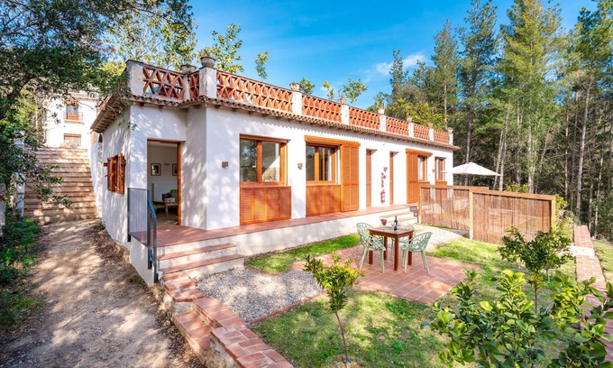Can Ginebre Apartment | El Ginkgo - Spacious apartment in Masia