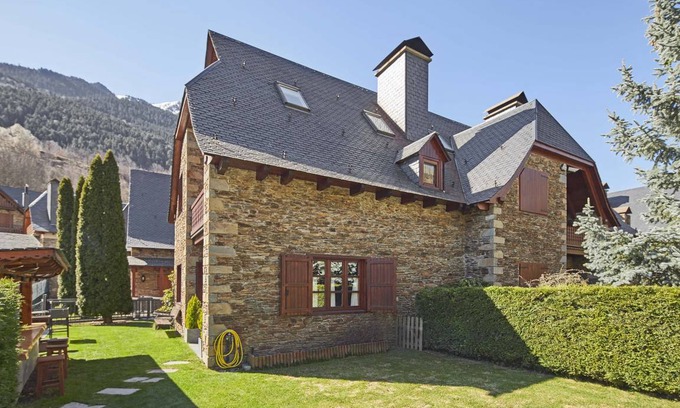 Escunhau House | El Jardi Secret by FeelFree Rentals