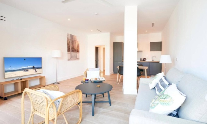 Palmones Apartment | El Limonar 2: Portentoso Apartamento con Terraza