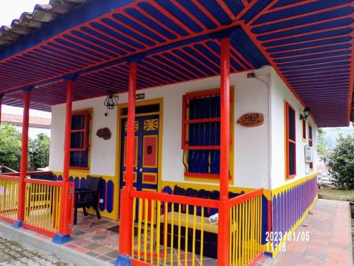 Salento Apartment | El Madrigal Cabin - Adorable 2-bedroom guesthouse