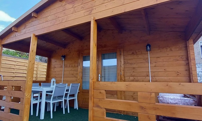 Barrio de la Vega House | El Mirador de Santiago. Casa Sierra Nevada. Bungalow de Madera con Piscina