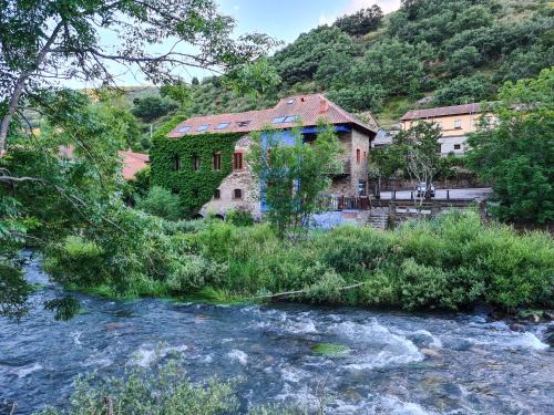 Matallana de Torio House | El Molino de la Ropería