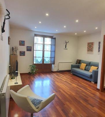 Camprodon Apartment | EL MUSSOL DE LA VILA Camprodon, balconets amb vistes a la plaça
