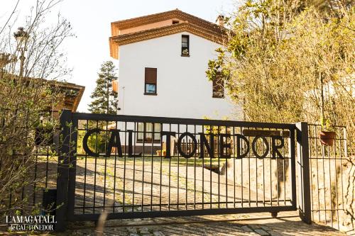 Vallgorguina House | El Niu - L'Amagatall de Cal Tonedor Guest House