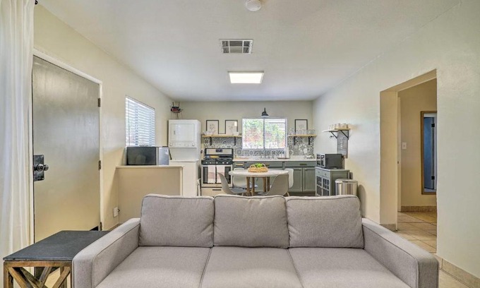 El Paso Apartment | El Paso Cottage - Walk to UMC and Texas Tech!