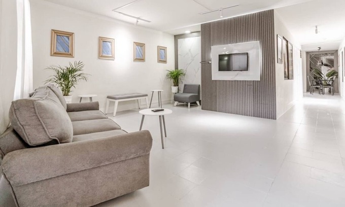 Patio Bonito Apartment | El Poblado 4 Bed 3 Bath with Terrace