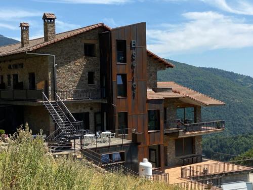Vilallonga de Ter Hotel | El Serrat De Tregura