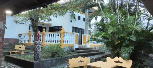 Soacha Villa | El susurro del agua cabaña casa blanca