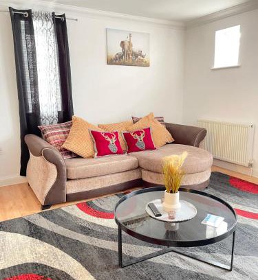Alibon Apartment | Eldridge Court Apartment
